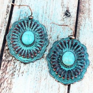 TURQUOISE STONE CONCHO EARRINGS! NEW!